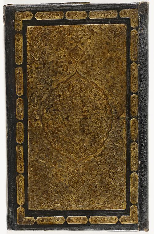 Back cover of a Morocco book binding, one large brown rectangular panel gilt-stamped with gold floral motifs inside a gilt-stamped gold cloud band as a boarder.